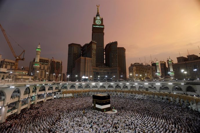 Musulmanes en la Gran Mezquita de La Meca durante la peregrinación