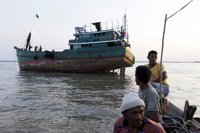 Mueren 20 rohingya, la mayoría niños, por el naufragio de un bote con el que intentaban llegar a Bangladesh