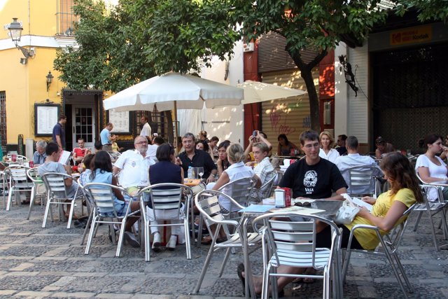 Turistas en el centro de Sevilla