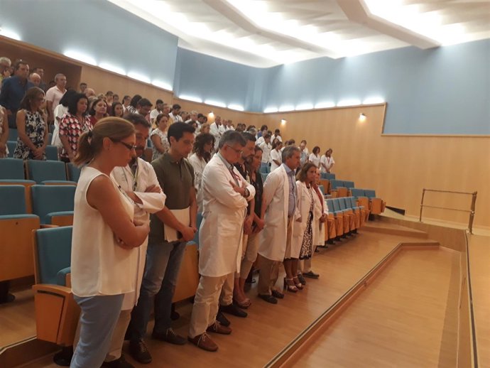 Minuto de silencio en el hospital de Valme.