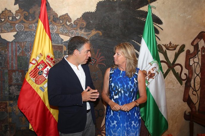 Elías Bendodo y Ángeles Muñóz 