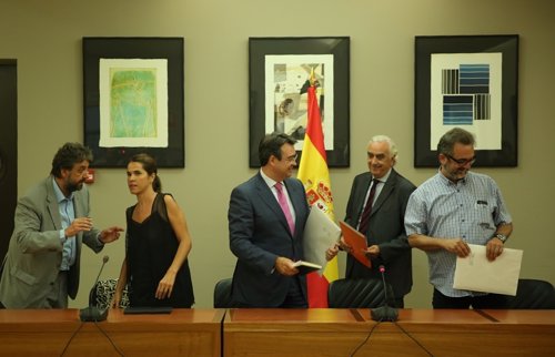Marcos Peña entrega el laudo a las partes en Madrid