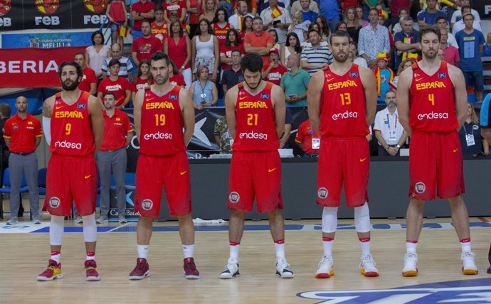 Quinteto de la selección con Rubio, San Emeterio, Abrines y los Gasol