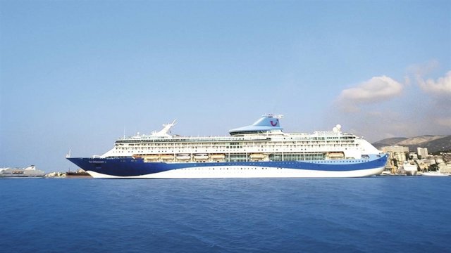 TUI discovery 2 crucero barco bautizo puerto de málaga mayo 2017 thomson