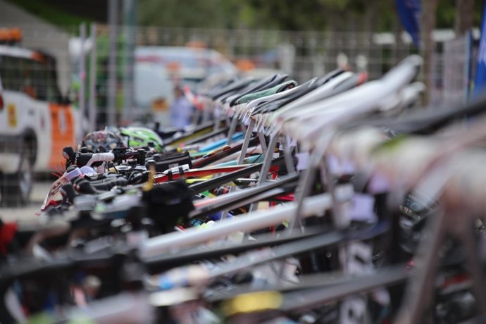 La Triatlón de Mequinenza se disputa este sábado.