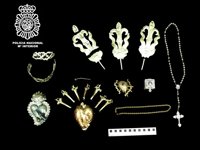 Un detenido en Huelva acusado del robo de joyas y reliquias en la Hermandad Sacramental de Umbrete (Sevilla)