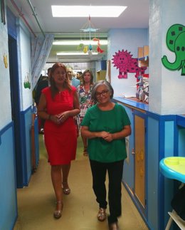 La consejera de Educación, Sonia Gaya, en Paterna del Campo.