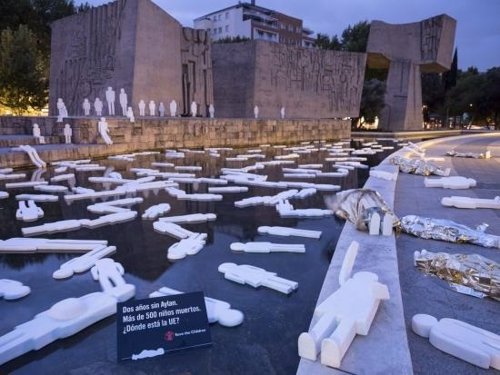 Una playa en Colón rinde homenaje a los más de 500 niños muertor en el mar