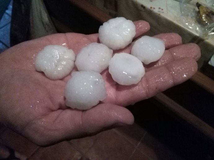 Tormenta de granizo en Boborás (Ourense)