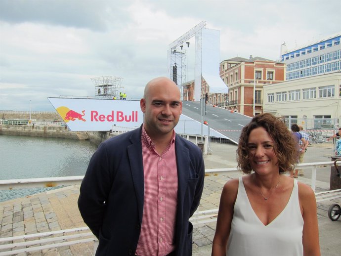 Jesus Martinez Salvador Y Laura Pérez, Responsable De Comunicación De Red Bull