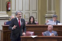 Rodríguez (NC) reclama que los 42 millones del PIEC "lleguen a los parados" de Canarias