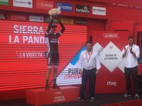 El presidente de la Diputación de Jaén asiste al final de la 14ª etapa de La Vuelta en la Sierra de la Pandera
