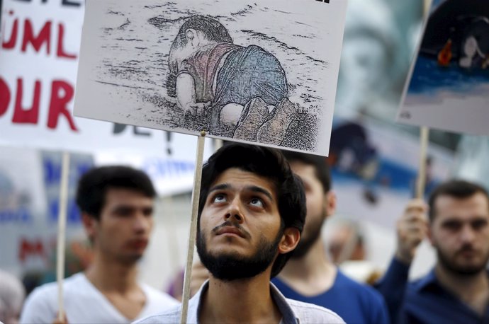 Manifestación en recuerdo del niño Aylan Kurdi, desplazado sirio fallecido en el