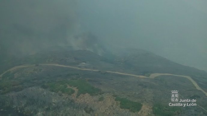 Fuego declarado en Losadilla, término de Encinedo (León), en La Cabrera