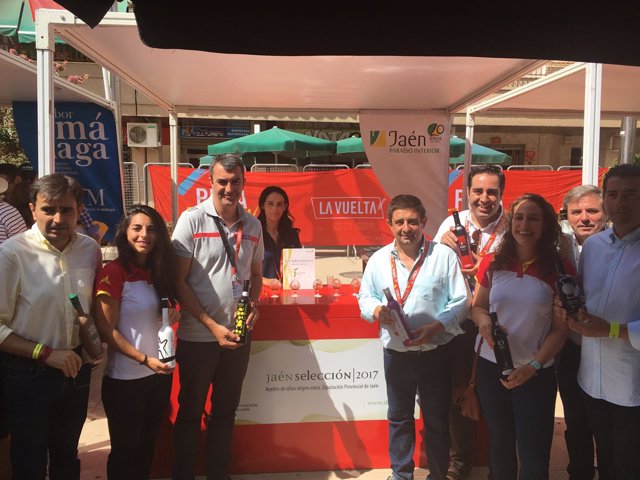 Los aceites 'Jaén Selección' se promocionan en la Vuelta Ciclista a España