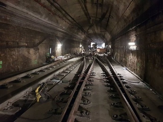 Obras en las vías de la L3 de Metro de Barcelona