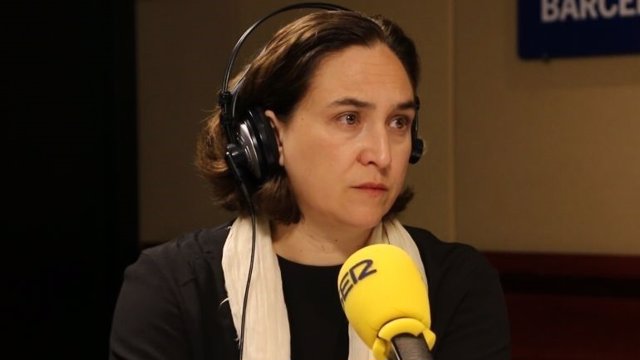 La alcaldesa de Barcelona, Ada Colau, en la Cadena SER