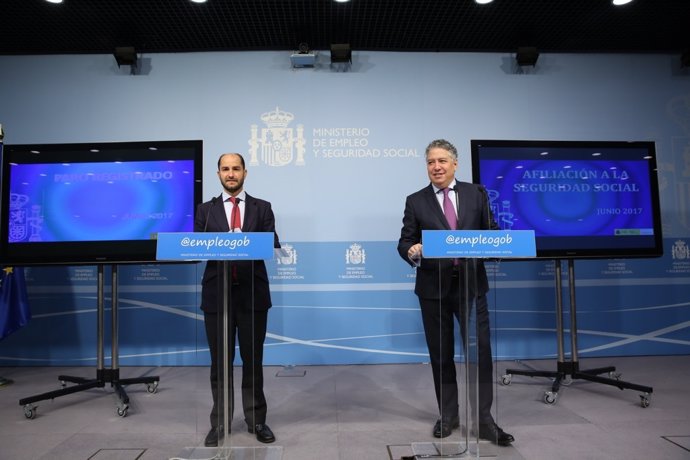 Juan Pablo Riesgo y Tomás Burgos en la presentación de los datos del paro