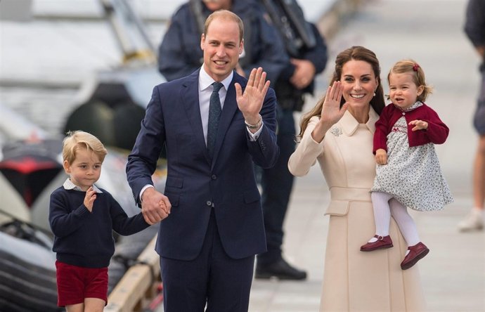 William y kate con sus hijos