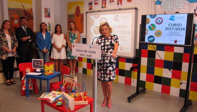 Consejera Educación, Adela Martínez-Cachá rueda comienzo curso escolar    