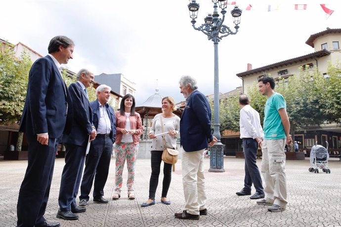 Inauguración nuevo alumbrado del casco histórico de Ampuero 