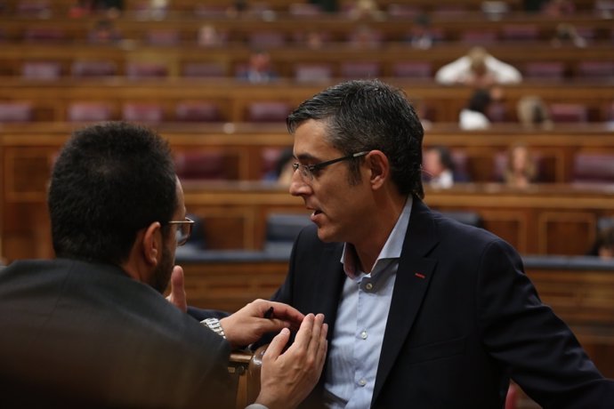 Antonio Hernando y Eduardo Madina en el Congreso