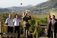 El Alcalde de Villaviciosa destaca el "empeño" y "tesón" de la asociación La Capilla de Poreñu