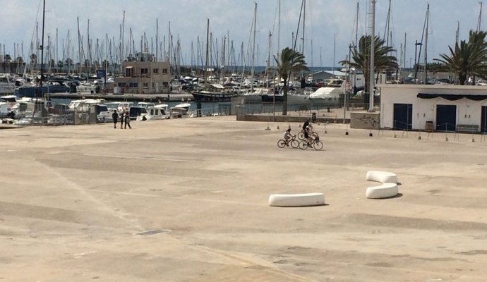 Plaça del Port de Vilanova i la Geltrú