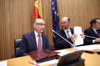 Hacienda advierte con sanciones, incluso penales, a quien pague impuestos del Estado a la Agencia Tributaria catalana
