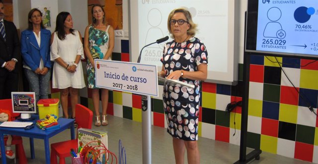 Adela Martínez-Cachá en rueda de prensa curso escolar