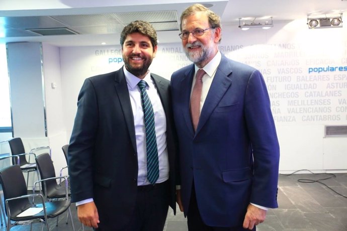 López Miras posa junto a Mariano Rajoy