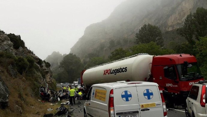 Imagen del accidente en el que han fallecido cinco personas en Pancorbo 