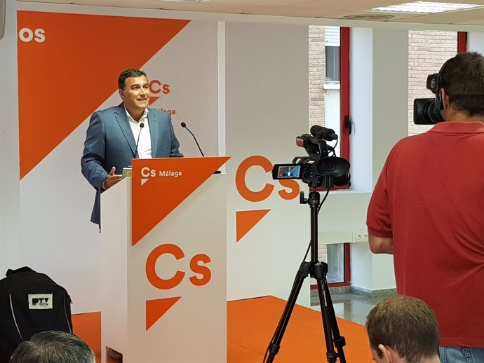 Carlos Hernández Cs, en rueda de prensa