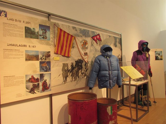 Uno de los plafones de la exposición 'A punt i amunt'