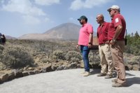 El Cabildo de Tenerife acondiciona más de 12 kilómetros de nuevos senderos en el Teide