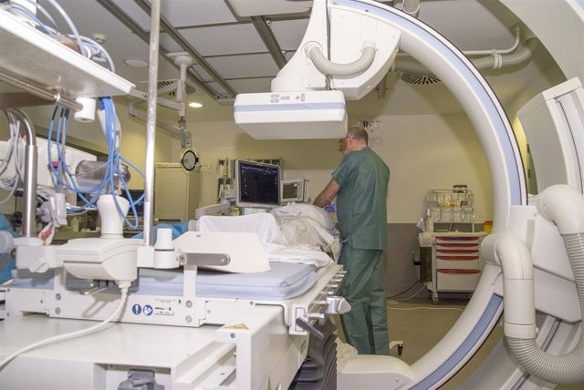 RADIOFRECUENCIA. MAQUINARIA HOSPITALARIA. HUCA