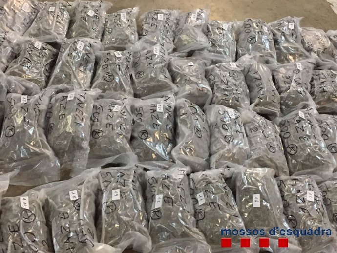 Detinguts dos camioners amb 72 quilos de marihuana