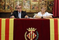 El Ayuntamiento de Lleida comienza a repartir 7.500 metros de 'senyera'