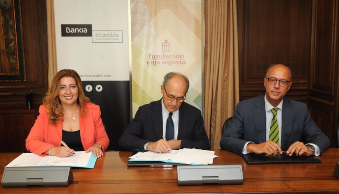 Firma del acuerdo entre Bankia y Fundación Caja Segovia