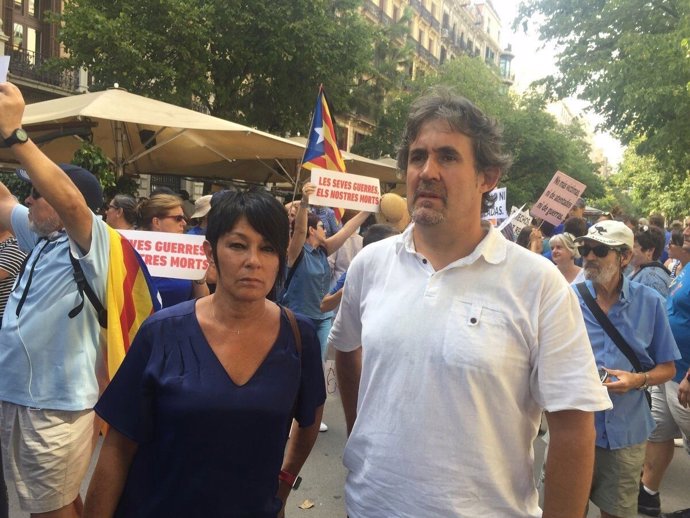 Maddalen Iriarte y Pello Urizar en la manifestación de Barcelona