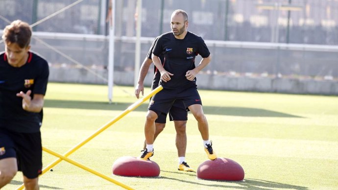Andrés Iniesta en un entrenamiento con el FC Barcelona