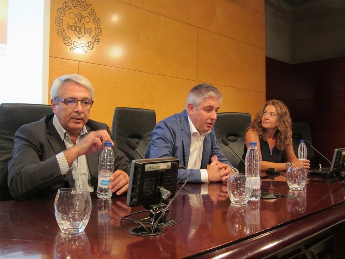 I.Macías (Solarwatt), R.Clusellas (Innover) i A.Farran (Icaen)