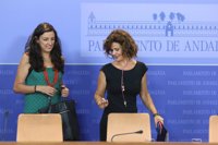 Podemos reclama a Susana Díaz que se "baje del coche oficial" y conozca la realidad de los centros escolares