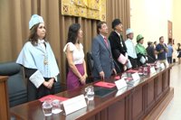 Vara dice que son "más importantes" los contenidos que el título para solucionar el "problema" de competitividad