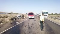 Un muerto y un herido en un accidente de tráfico en la N-II en Pina de Ebro