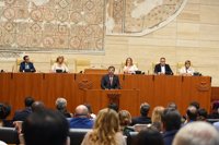 Vara llama a la "movilización" de Extremadura para reclamar mejoras en el tren tras la "vergüenza" de este verano