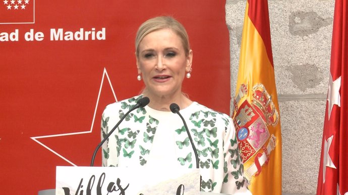 Cifuentes defiende una sociedad "abierta, de acogida" frente a la turismofobia