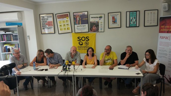 Representants de la MUCE en roda de premsa