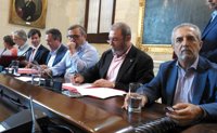 Espadas, empresarios y sindicatos firman un acuerdo por siniestralidad cero y para reforzar cláusulas sociales
