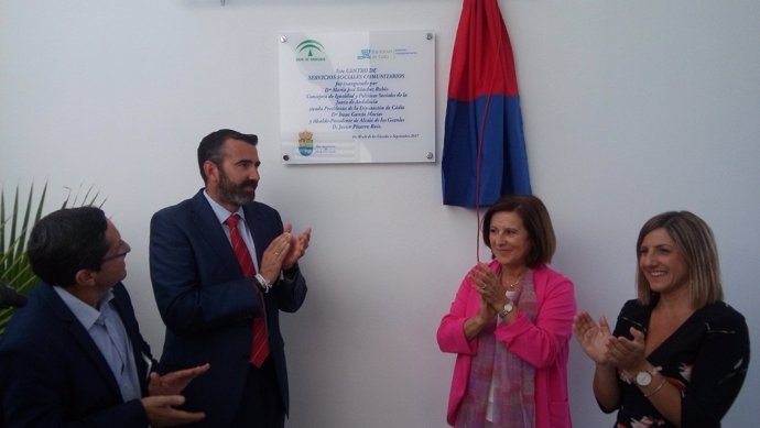 Inauguración del centro de servicios sociales comunitarios de Alcalá      